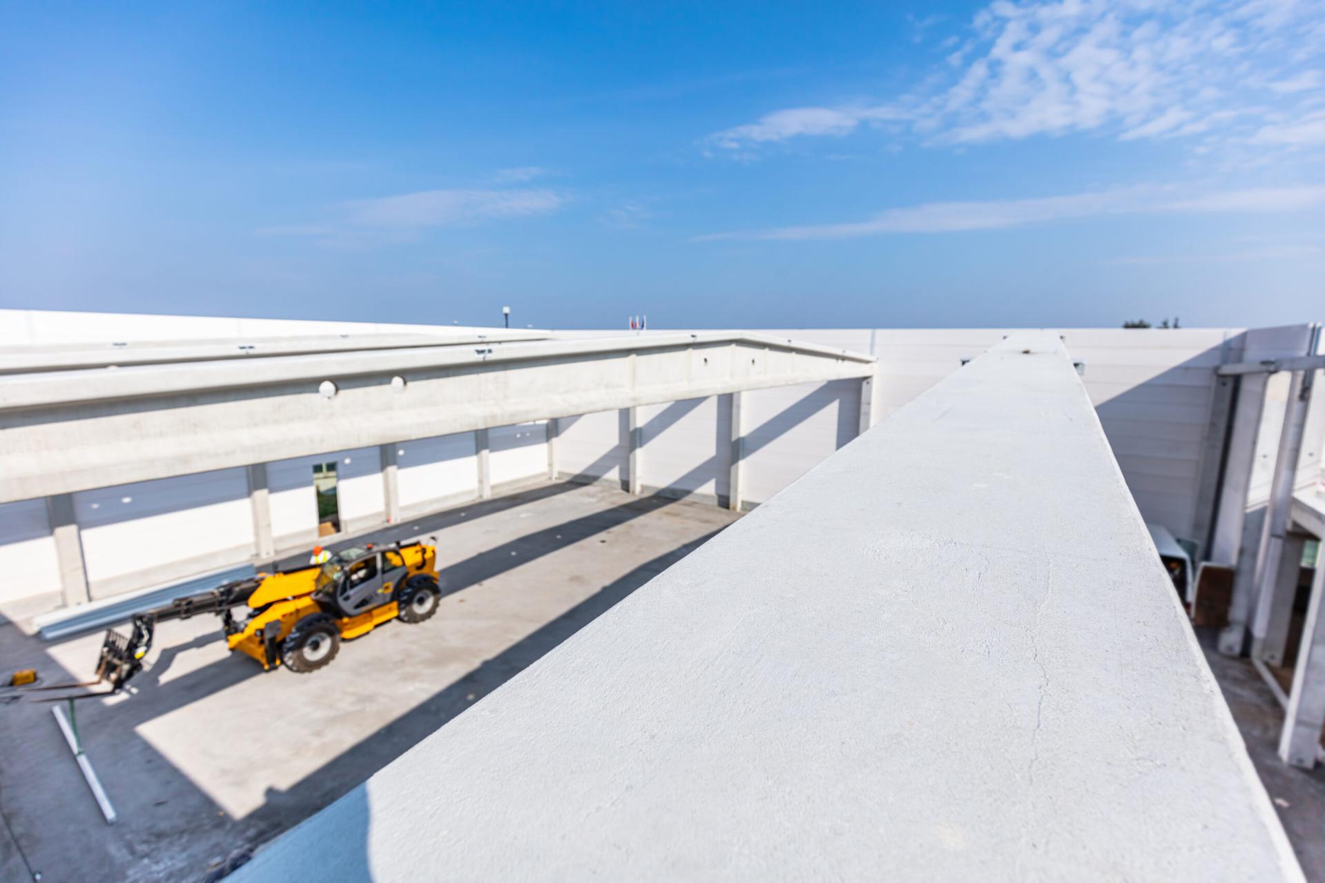 Commercial roofing truck